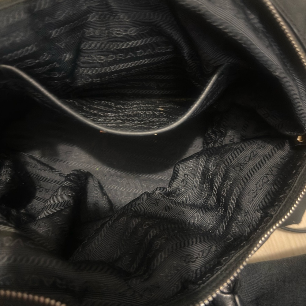 Prada Black Shoulder Bag with Elegant Design - Picture 10 of 11